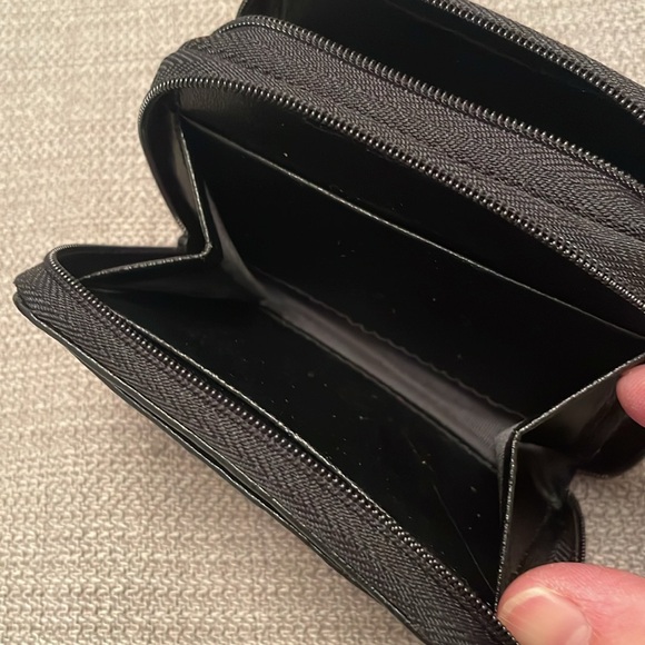 Buxton Black Leather Wallet with ID Window Accordion Credit Card & Coin Area - Picture 3 of 11